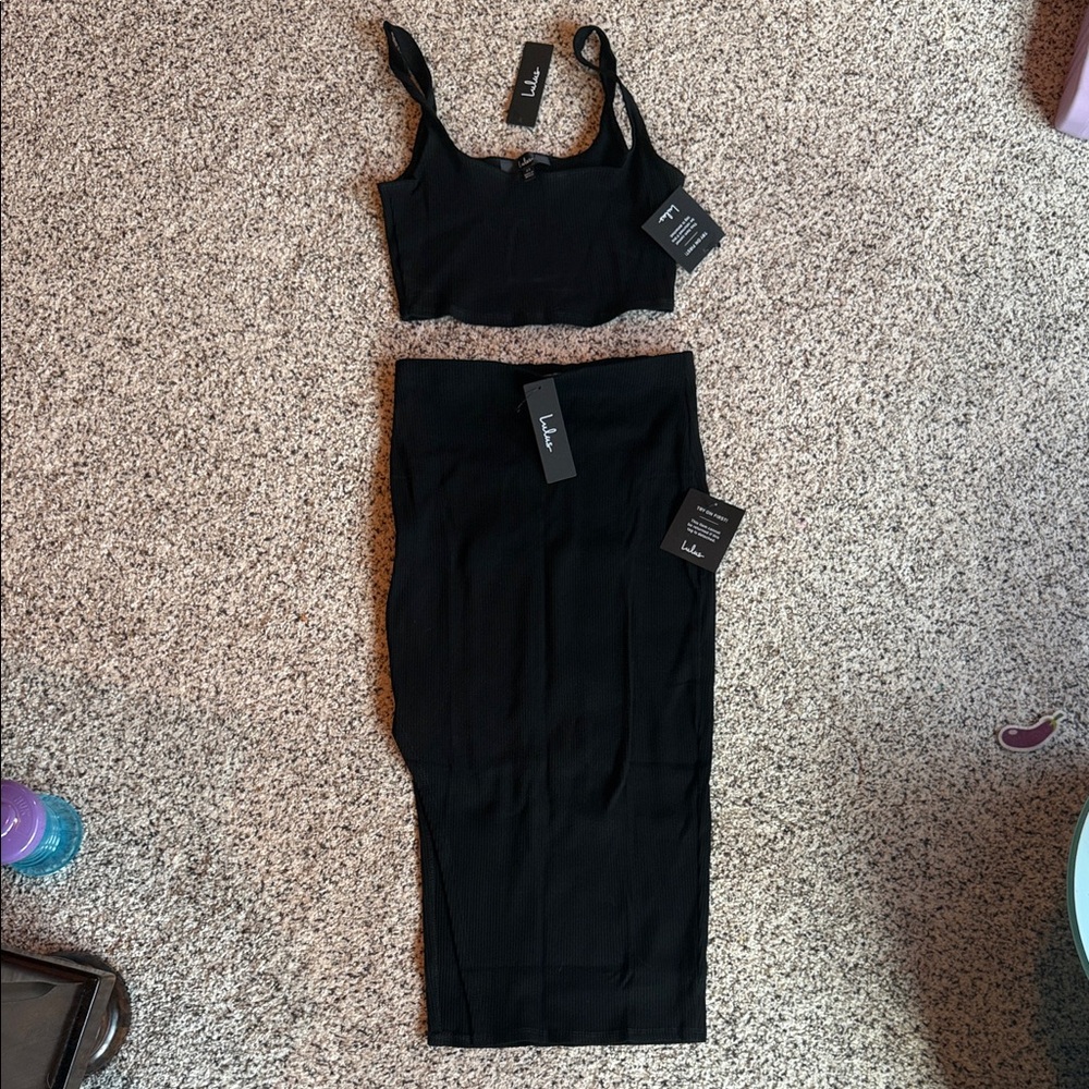 Lulu's Black Ribbed Crop Top
